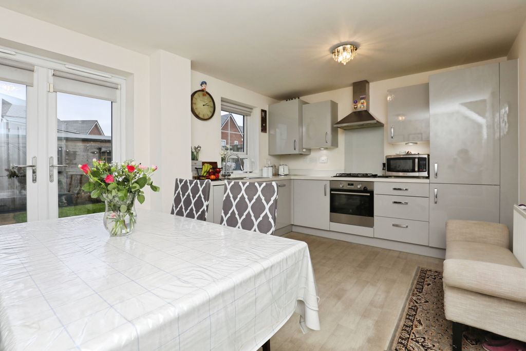 Property photo 3 of 15 Kitchen/Diner