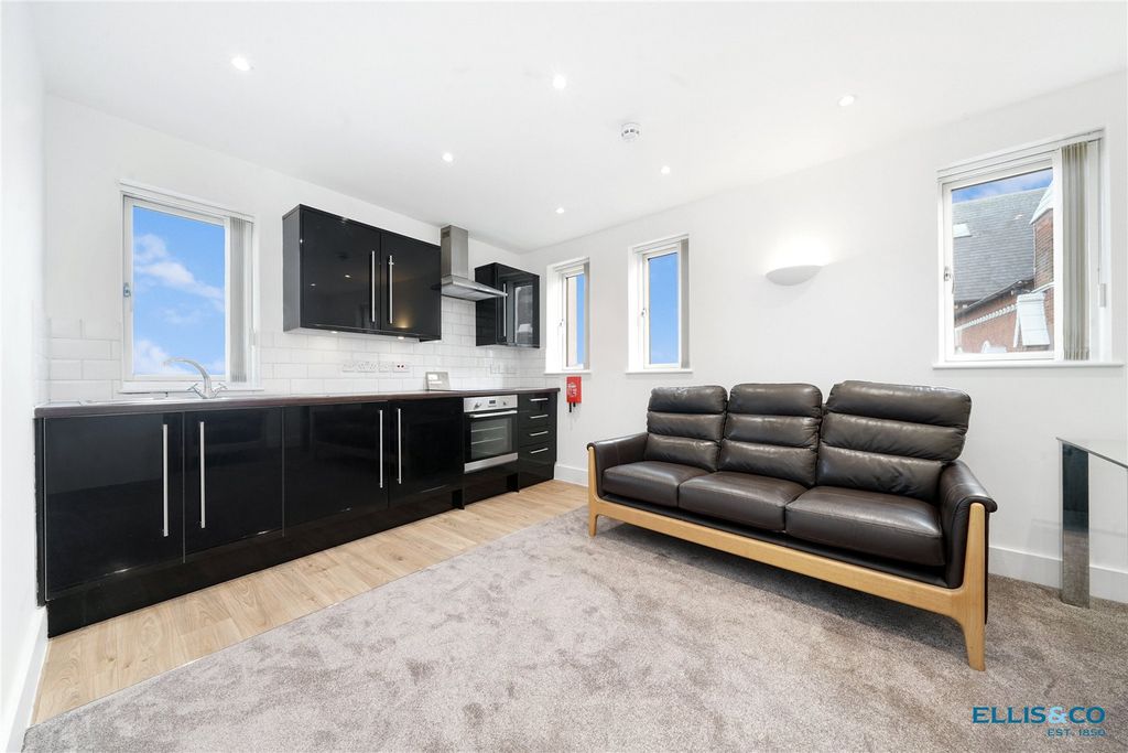 Property photo 2 of 10 Picture No. 02