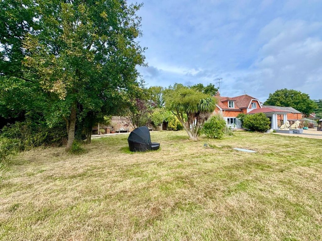 Property photo 2 of 28