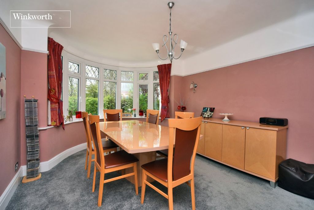 Property photo 3 of 18 Picture No. 06