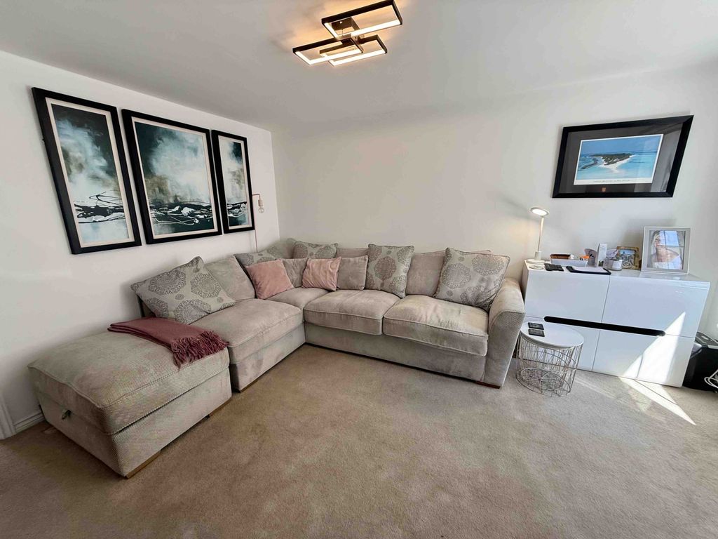 Property photo 3 of 20 Gallery