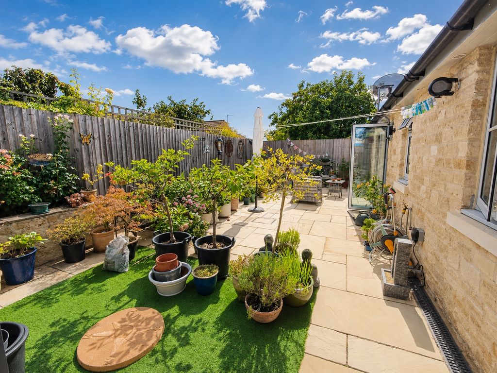 Property photo 3 of 14 Garden