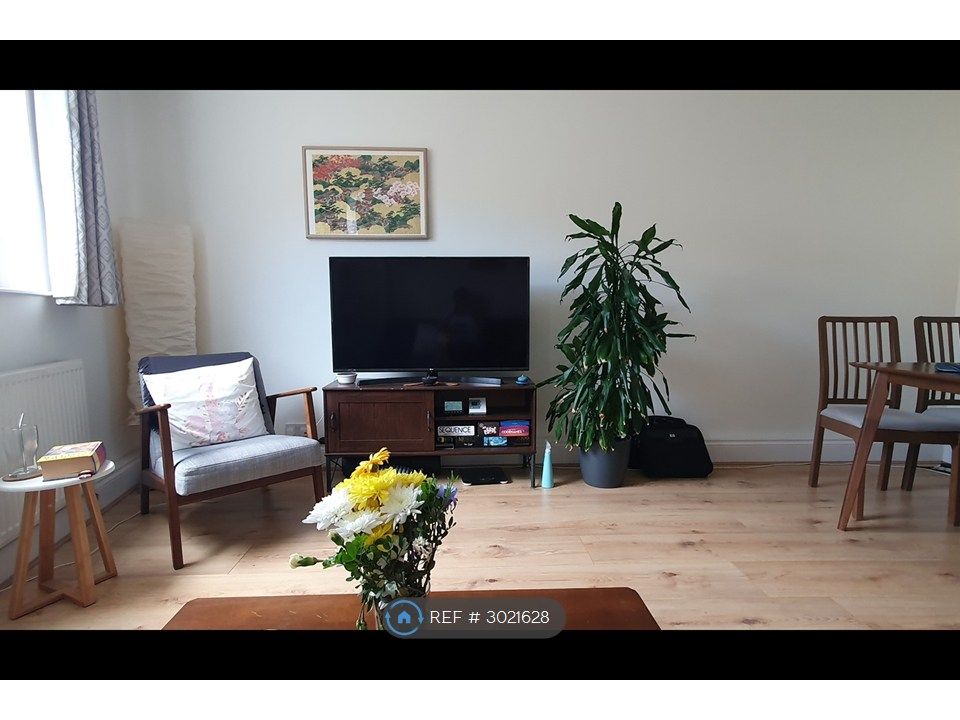 Property photo 1 of 9 Living Room