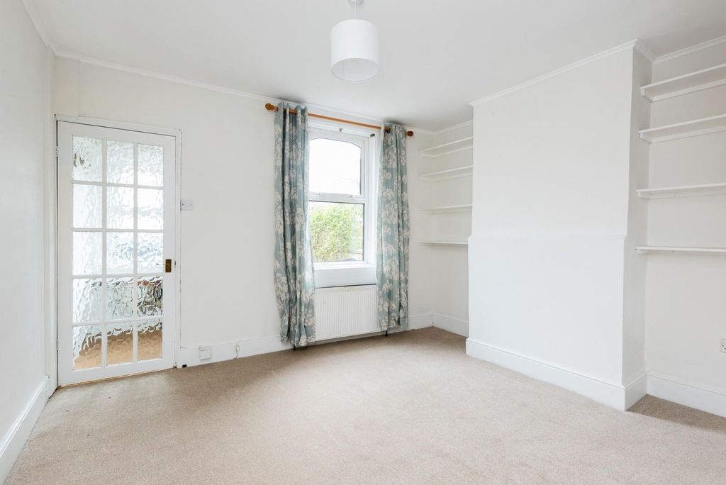 Property photo 3 of 13 12 Hampton View, Bath, Somerset, Ba1 6Jl-3.Jpg