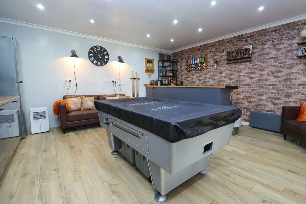 Property photo 3 of 26