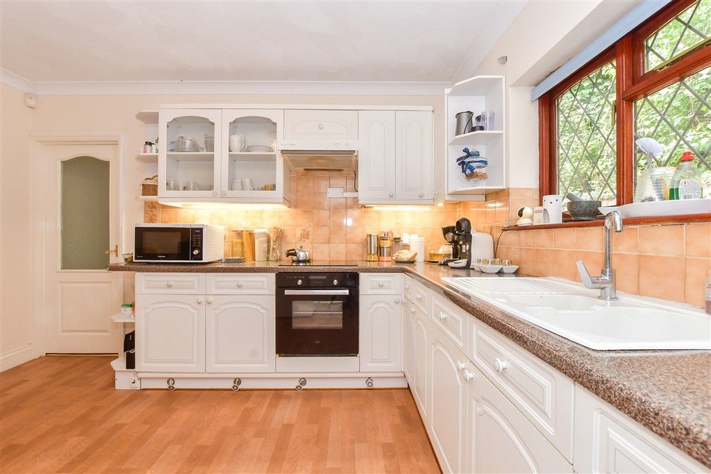 Property photo 2 of 16 Kitchen