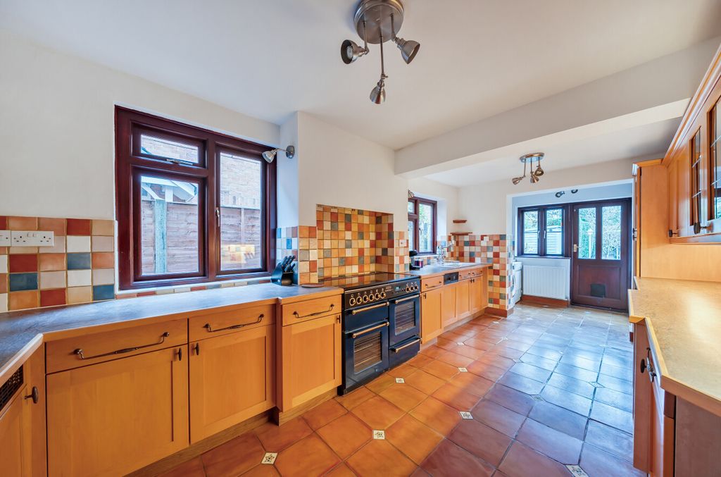 Property photo 3 of 22 1380161-7-6911Bc6...