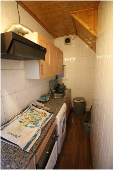 Property photo 3 of 9 Kitchen