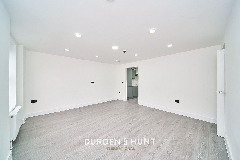 Property photo 3 of 16 Birkbeck