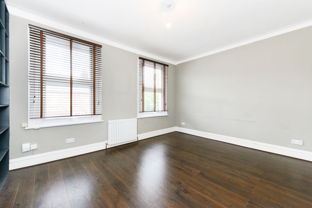 Property photo 3 of 6 4