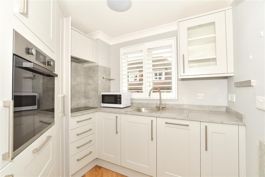 Property photo 2 of 8 Kitchen