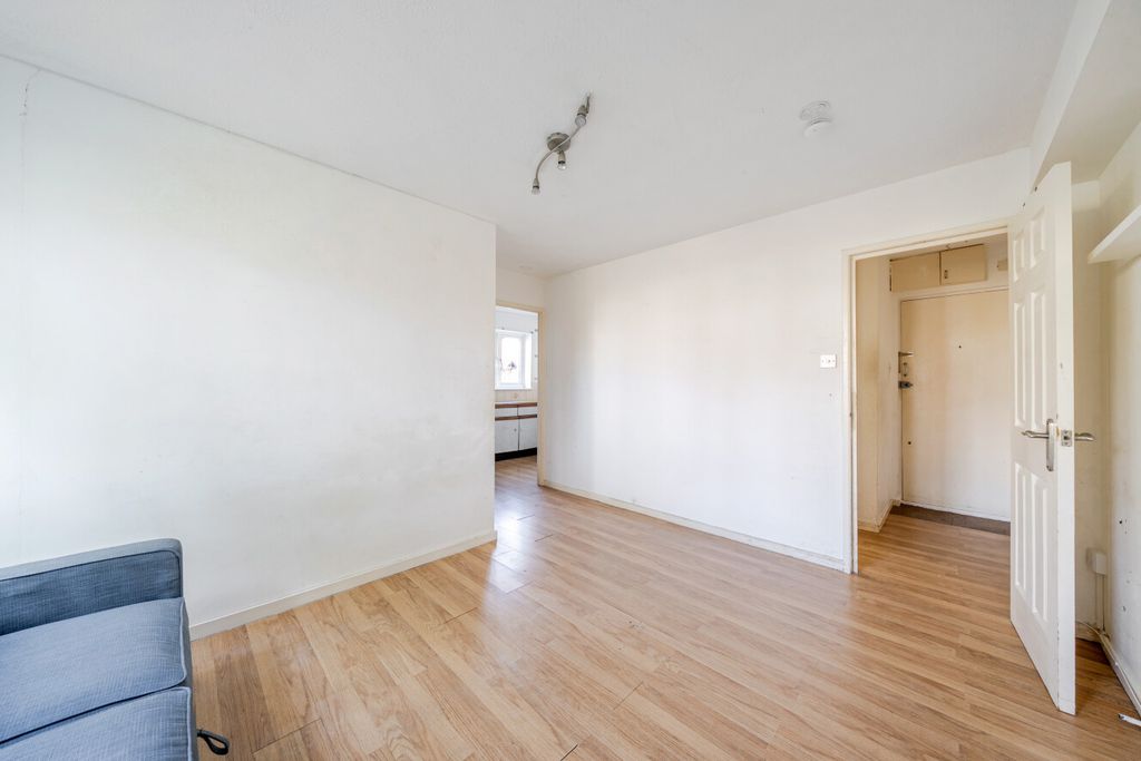 Property photo 3 of 9 1528774-6-1A0Fc41...