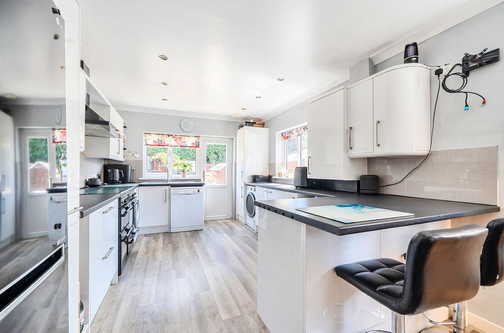 Property photo 3 of 18 1487840-7-6A56558...
