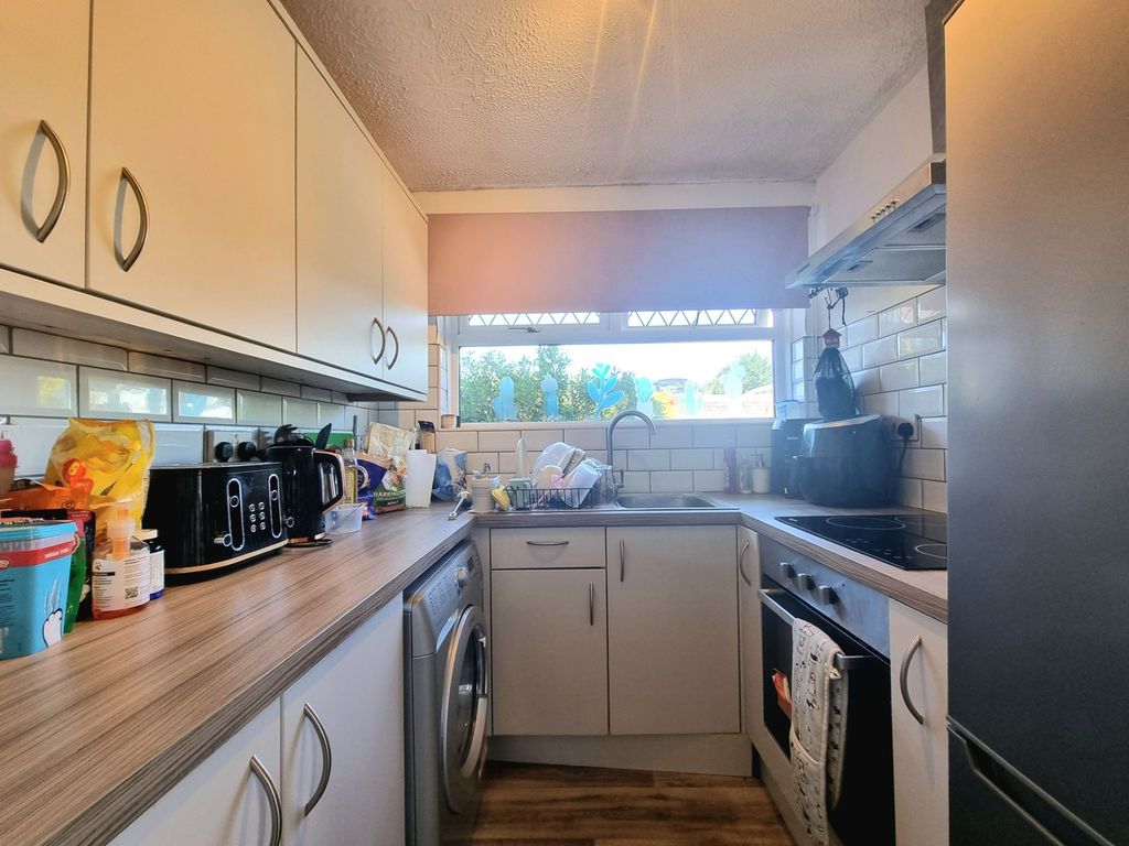 Property photo 3 of 24