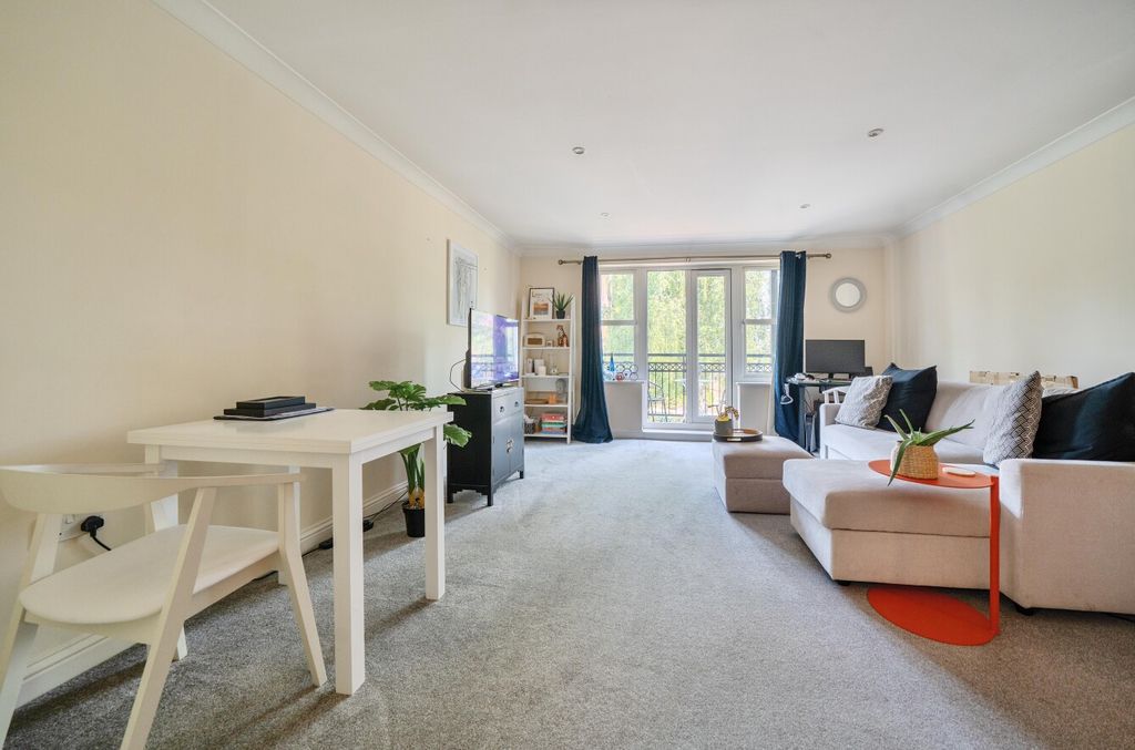 Property photo 3 of 14 1340400-10-68A494...