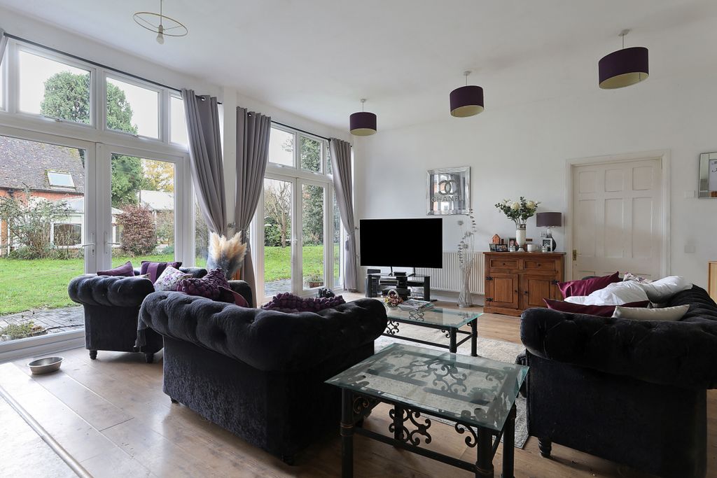 Property photo 2 of 16 Picture No. 10