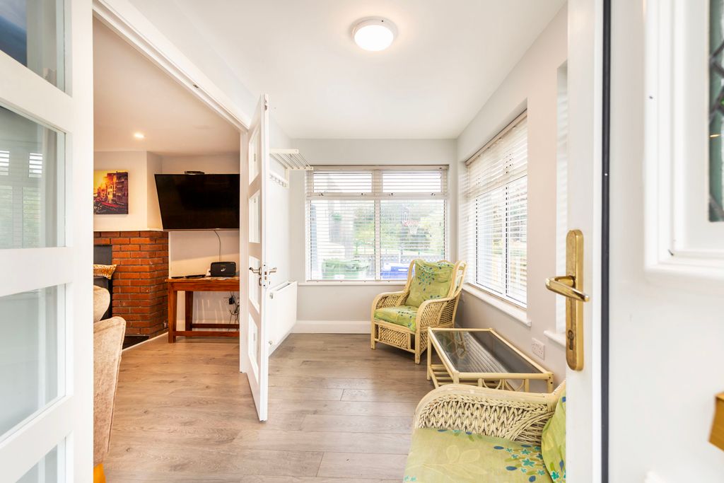 Property photo 2 of 76