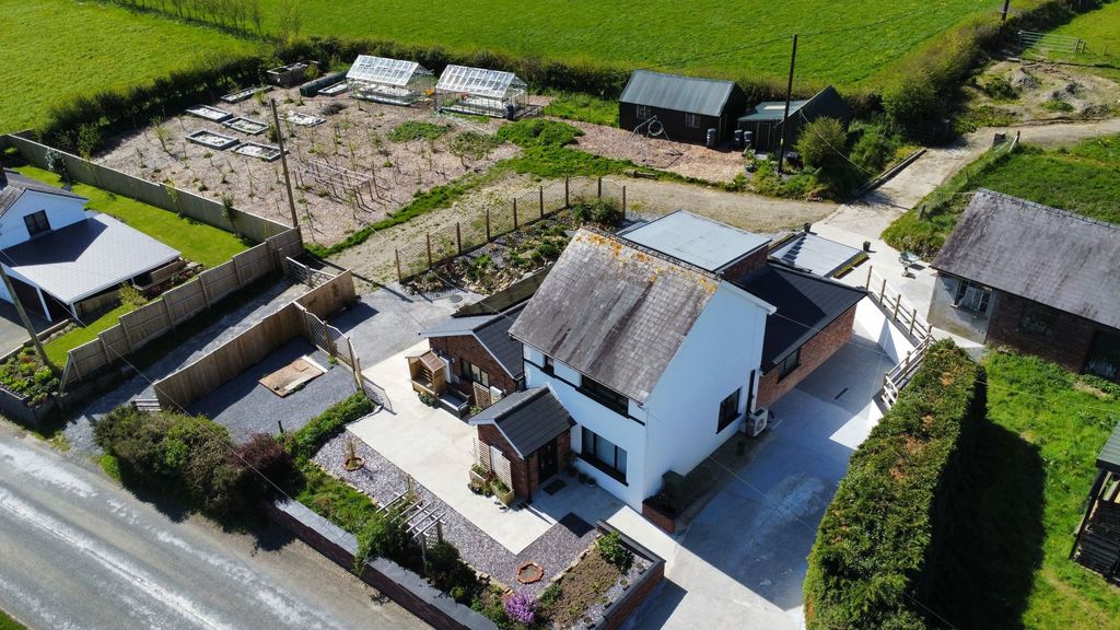 Property photo 2 of 36