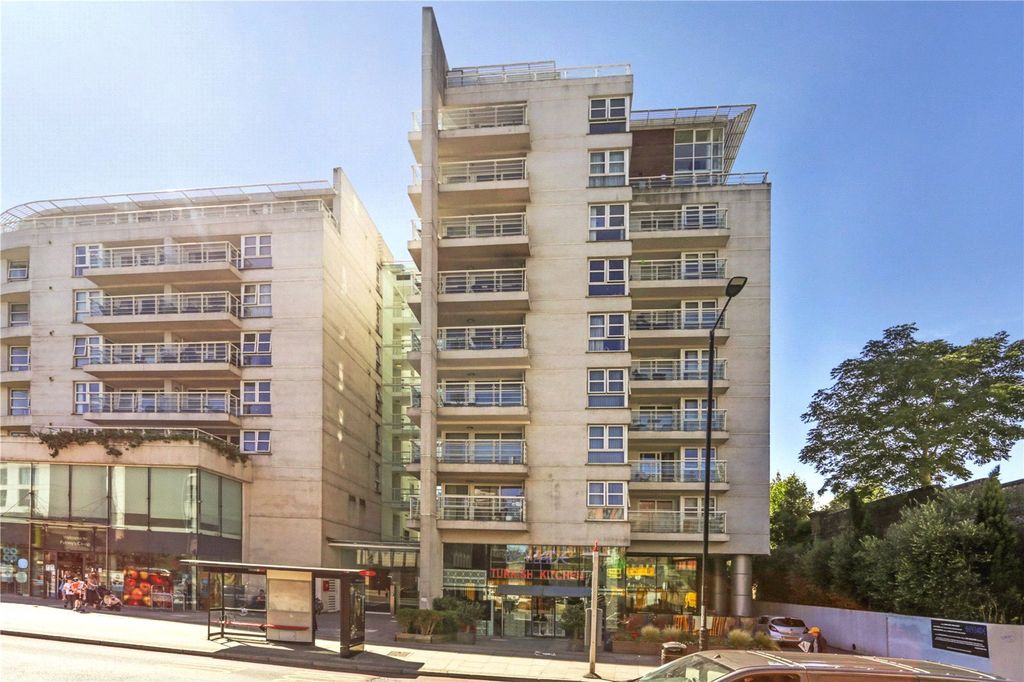 Property photo 1 of 9 Upper Richmond Road