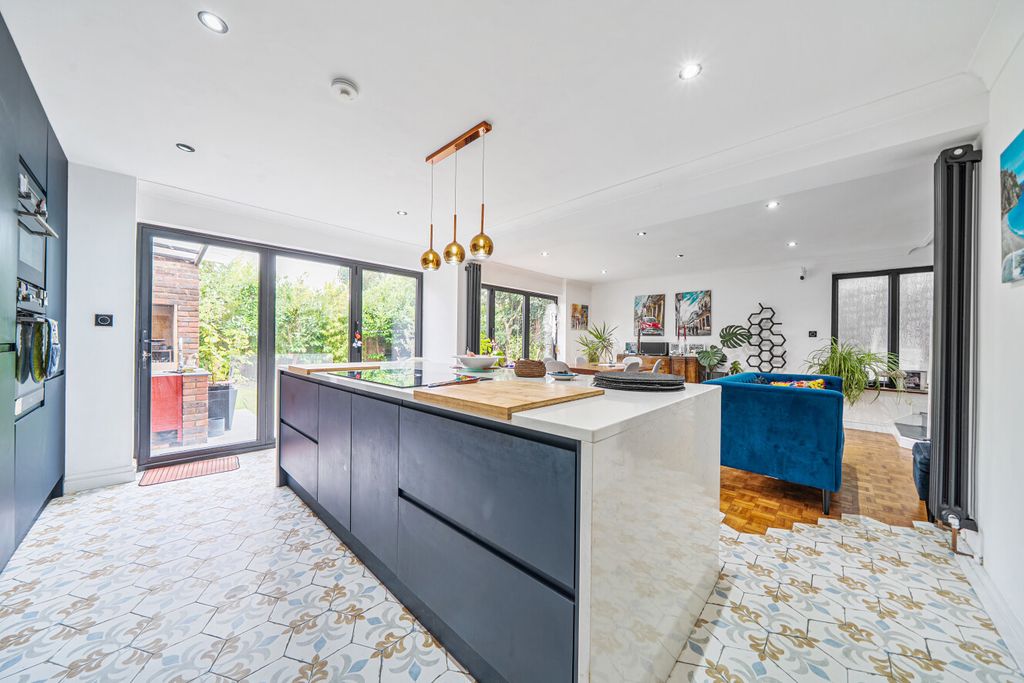Property photo 2 of 28 1512950-34-6A99A4...