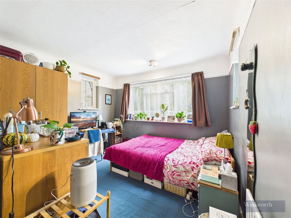 Property photo 3 of 8 Picture No. 16