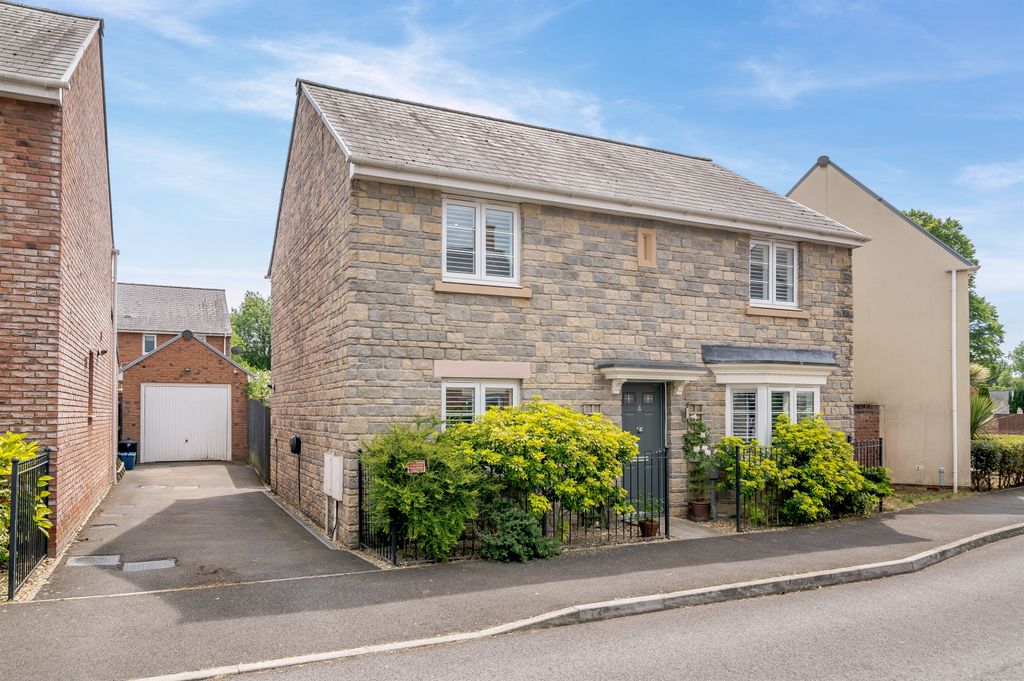 Property photo 1 of 26