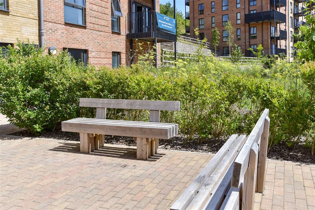 Property photo 1 of 9 Communal Gardens