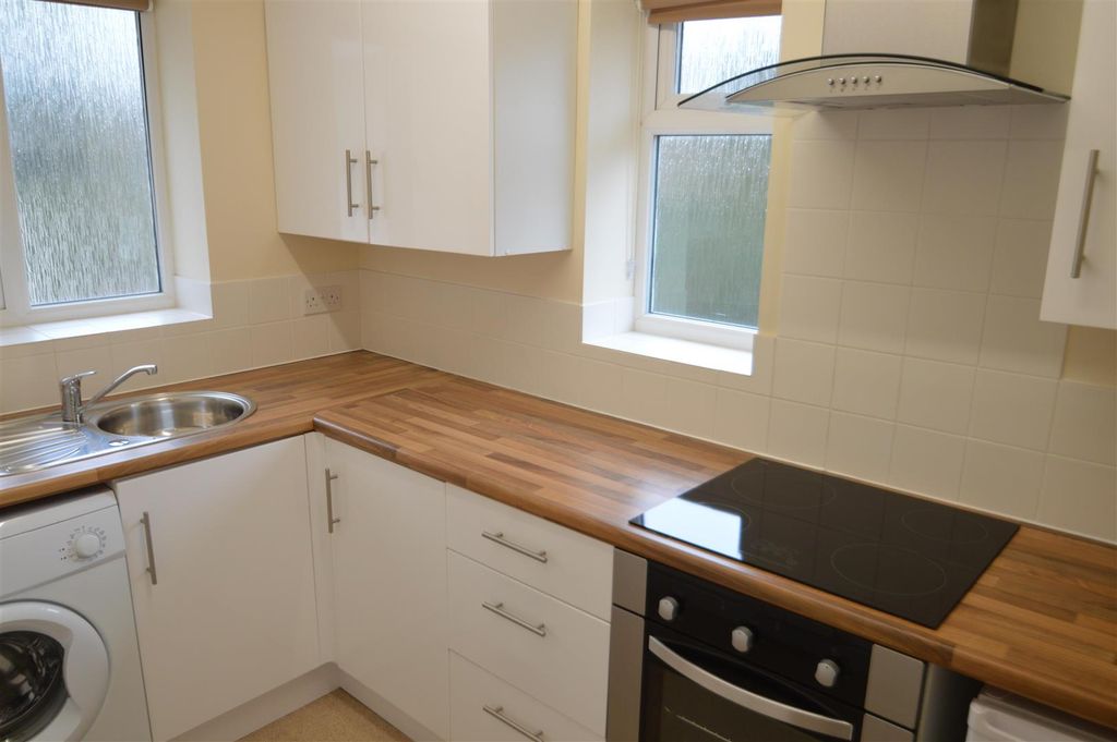 Property photo 2 of 5 Kitchen