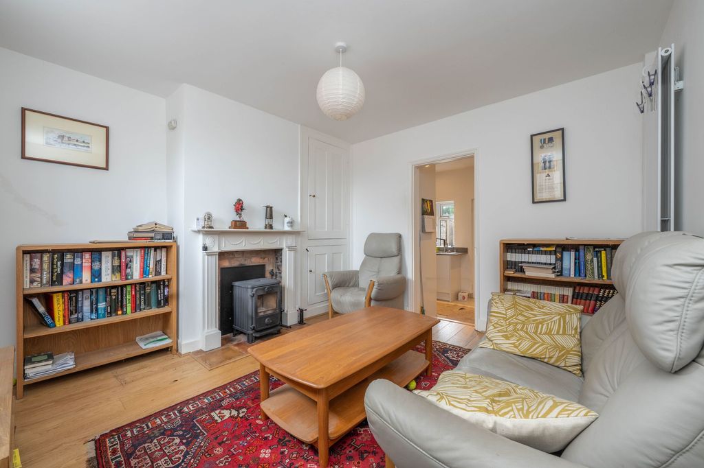 Property photo 2 of 11