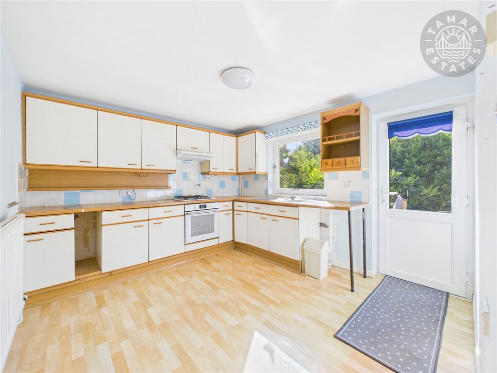 Property photo 2 of 15 Kitchen/Breakfast Rm