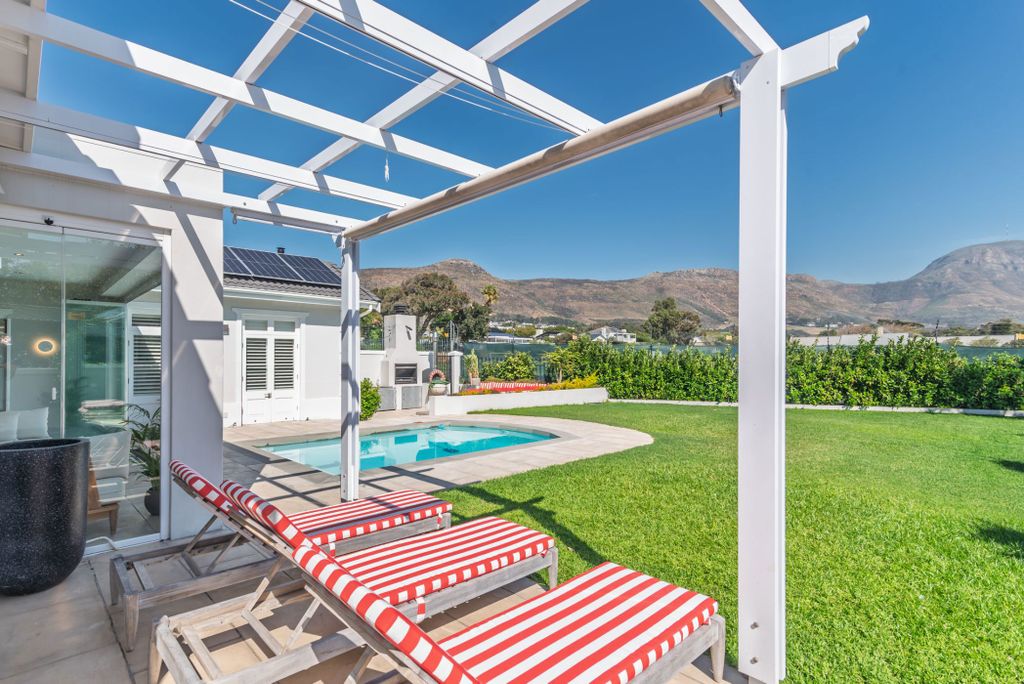 Property photo 2 of 47 Kw1732930