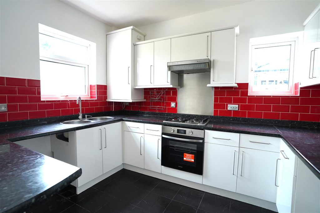 Property photo 3 of 12 Dsc00375-Modified.Jpg