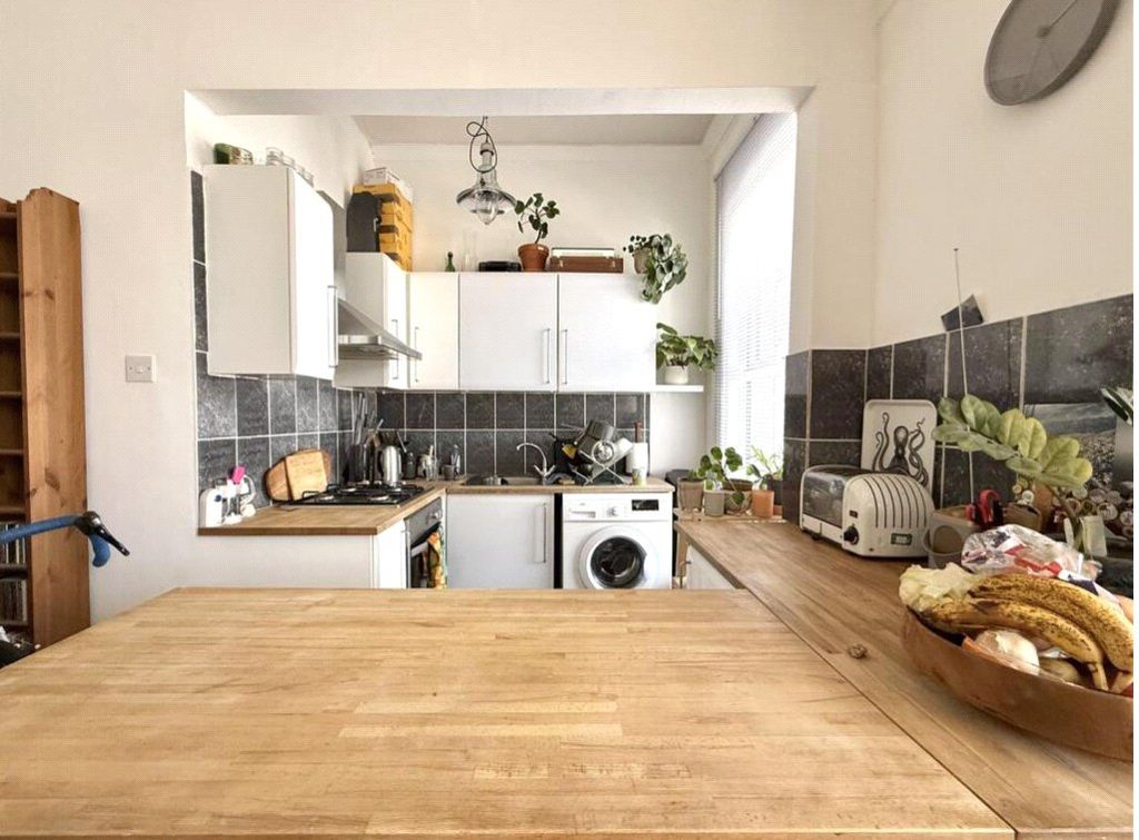 Property photo 2 of 6 Picture No. 17