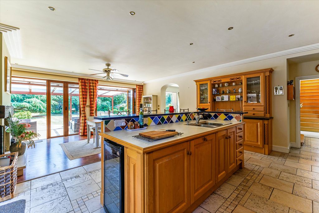 Property photo 3 of 36 Image