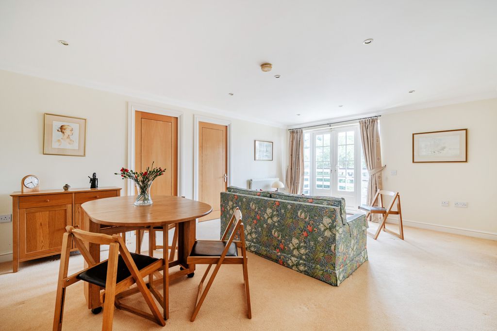 Property photo 3 of 11