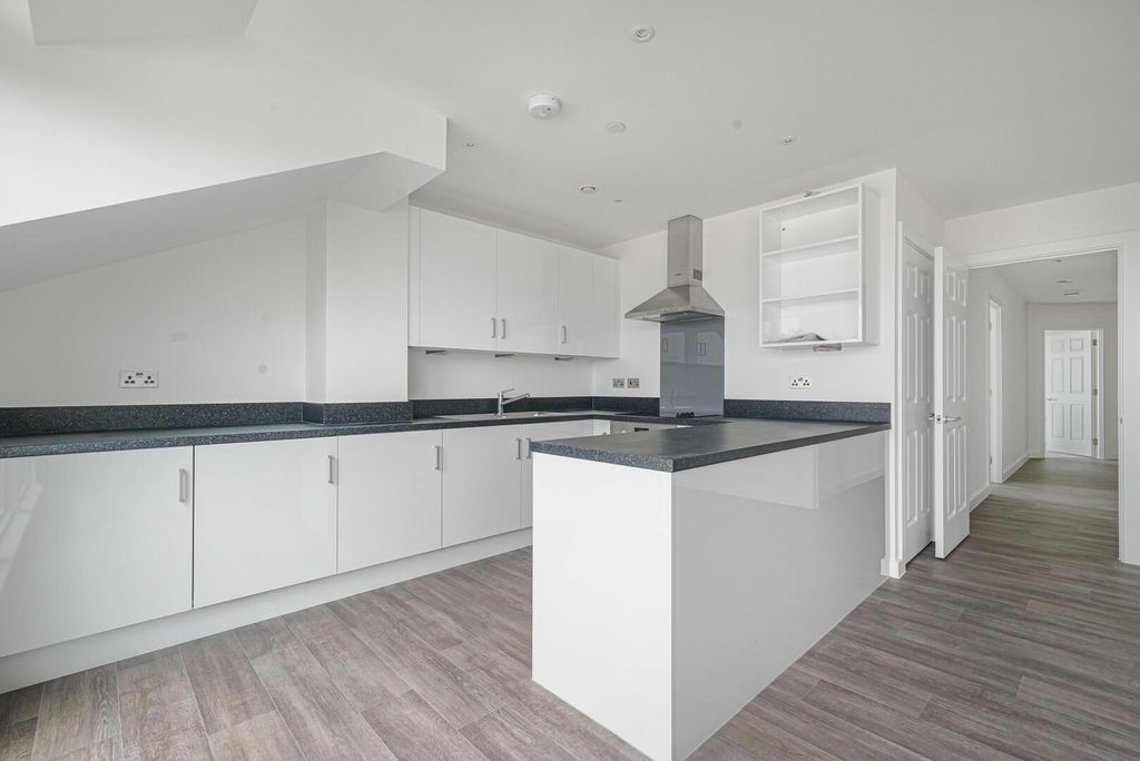 Property photo 2 of 18 Kitchen