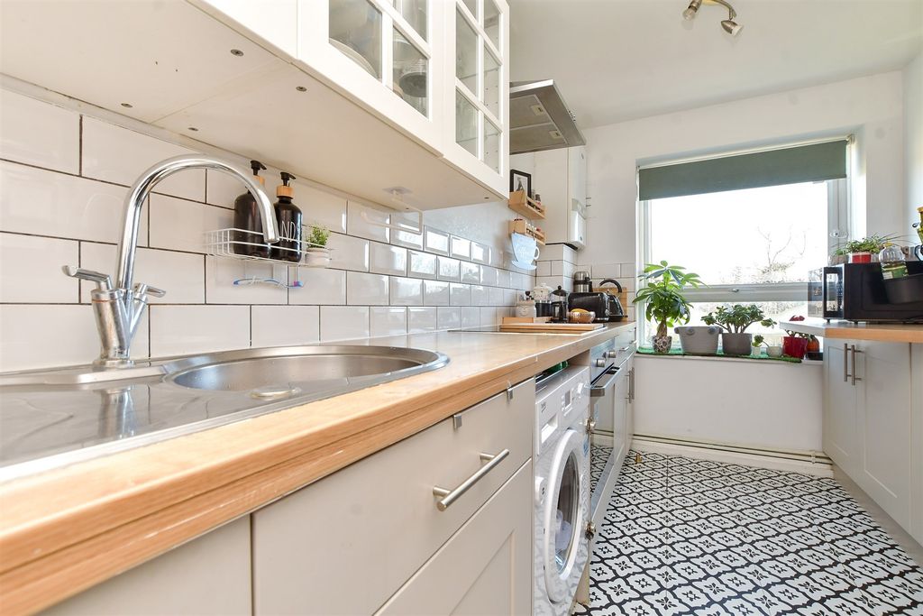 Property photo 2 of 13 Kitchen