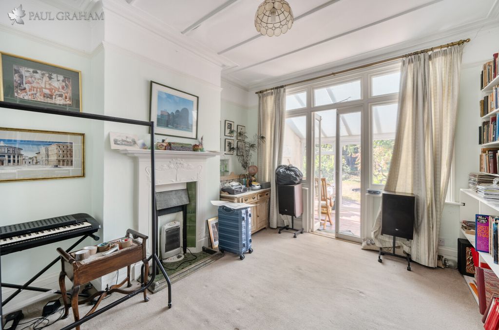 Property photo 3 of 17 73874F67-6893-4F8F-Bbfc-Bf24Ad845Aaa