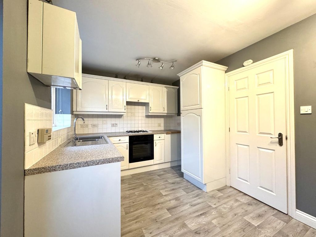 Property photo 3 of 10 Kitchen Diner