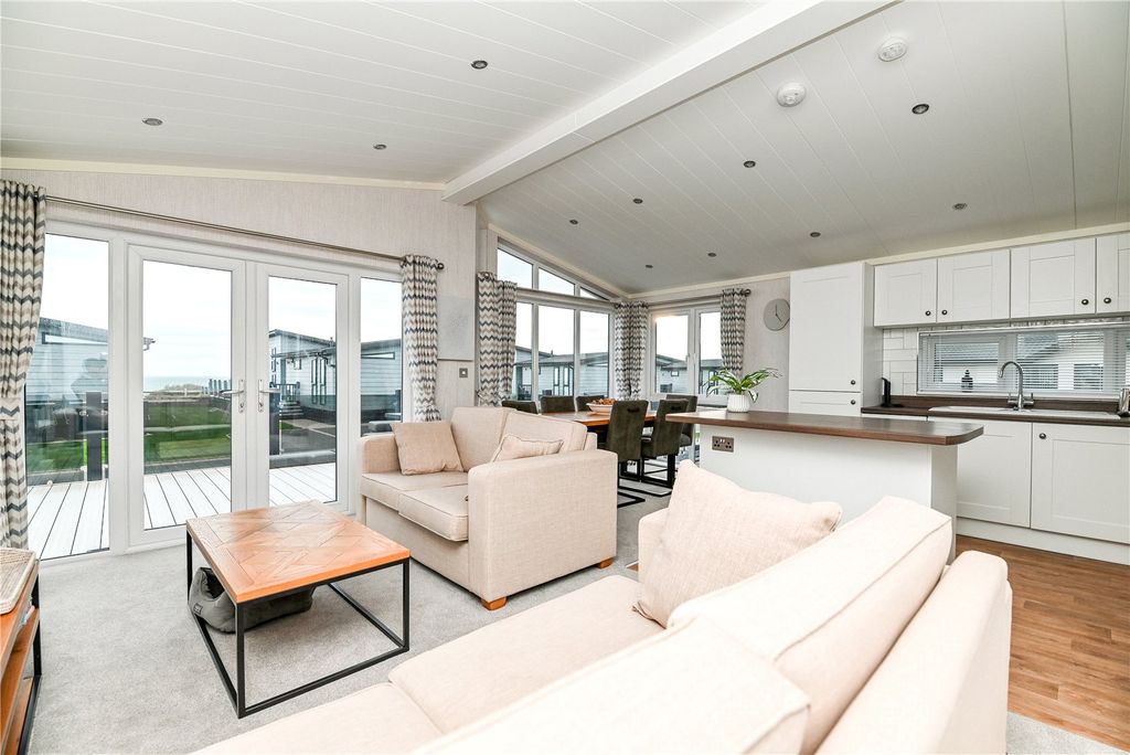 Property photo 2 of 16 Picture No. 02