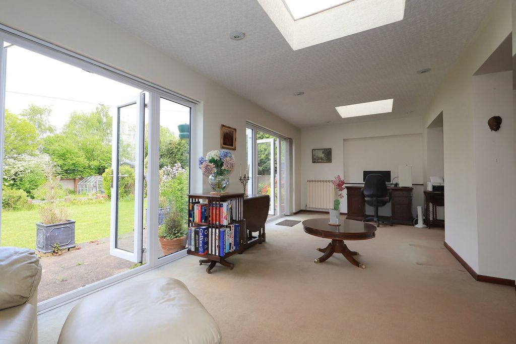 Property photo 3 of 44