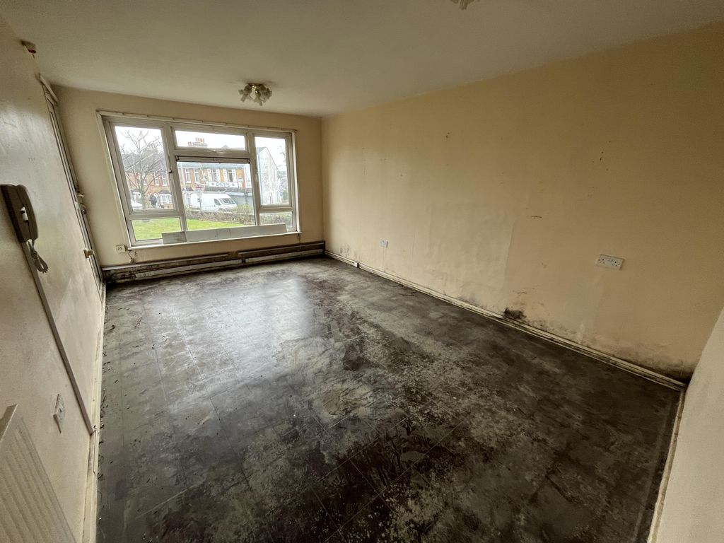 Property photo 3 of 9 Img_2086.Jpg