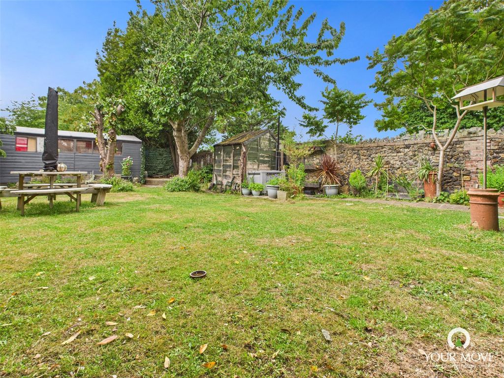 Property photo 2 of 22 Picture No. 24