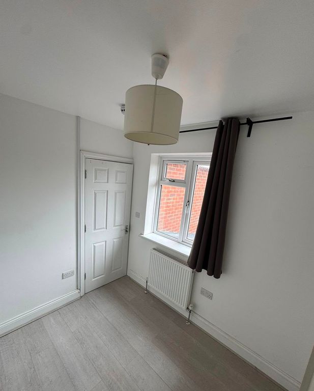Property photo 1 of 2