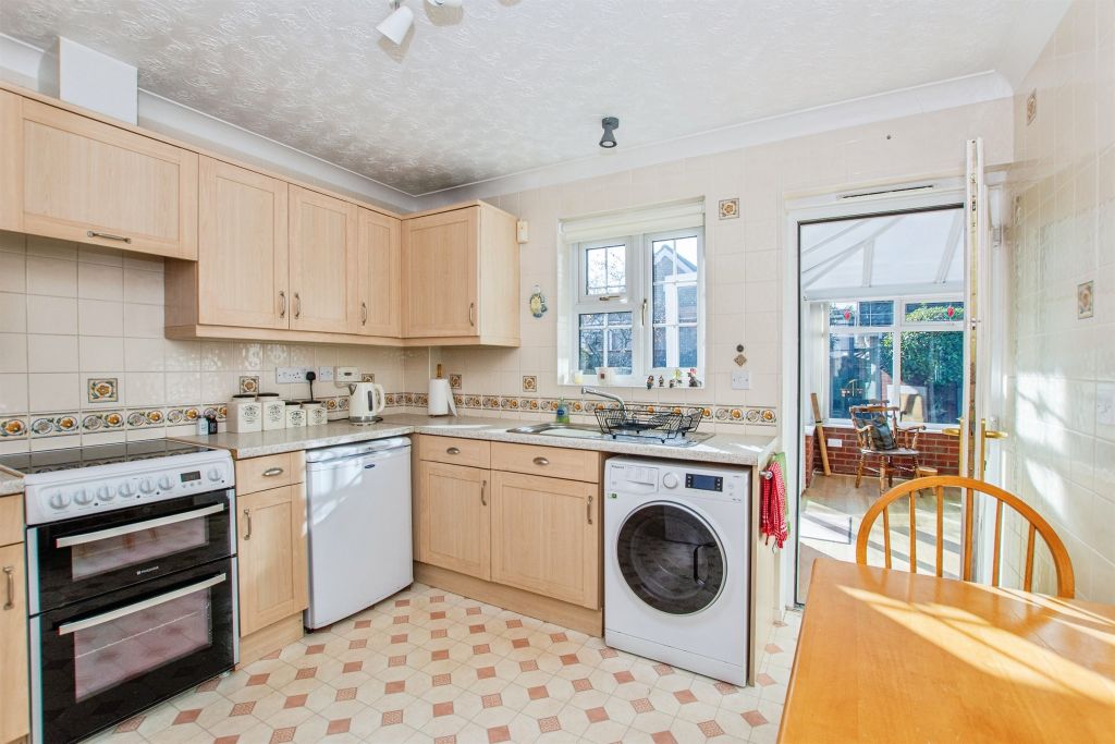 Property photo 2 of 20