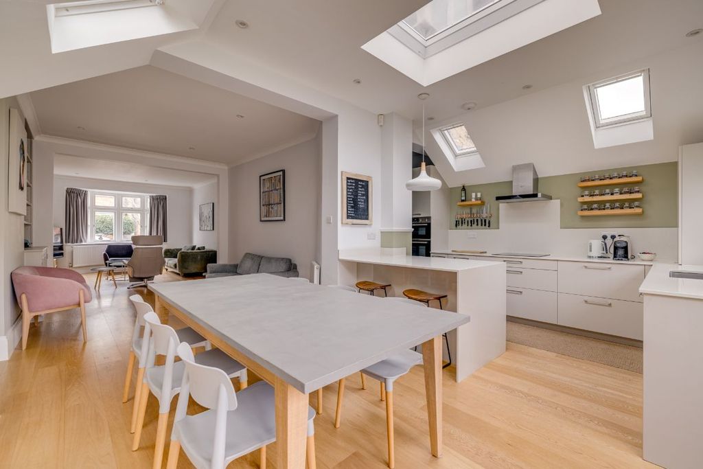 Property photo 1 of 27