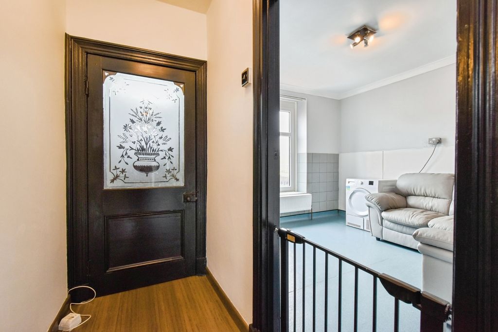 Property photo 3 of 23 Pbox-Img.Jpg