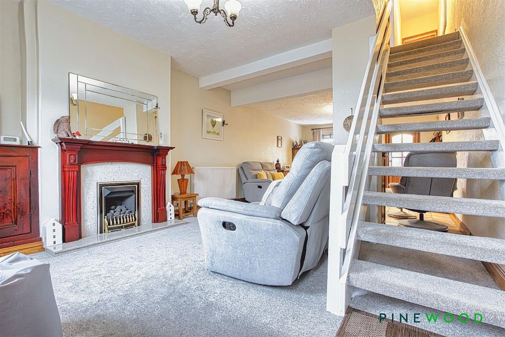 Property photo 3 of 24 Lounge Diner