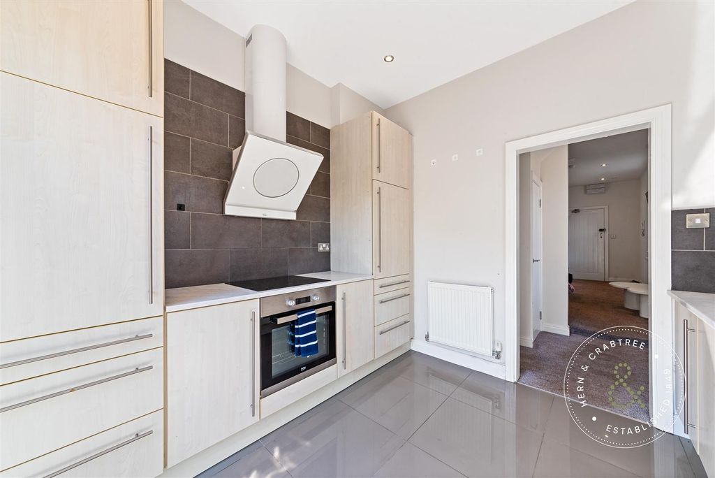 Property photo 2 of 18 Kitchen