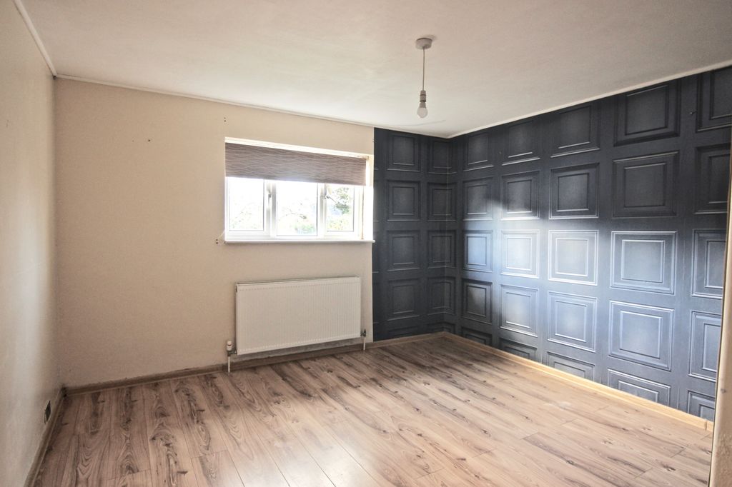 Property photo 3 of 28